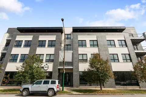 1317 N Larrabee St #305, Chicago, IL 60610