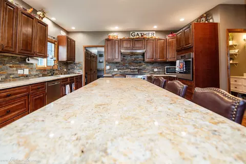 Kitchen - 27243 S 88th Ave, Monee, IL 60449 photo 3 of 8