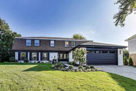 4003 Yorkshire Ln, Northbrook, IL 60062
