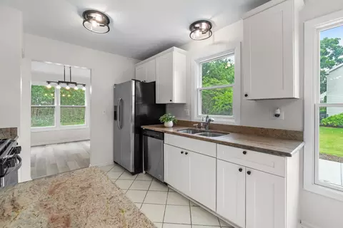 2254 Blacksmith Dr, Wheaton, IL 60189 photo 8