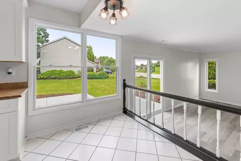2254 Blacksmith Dr, Wheaton, IL 60189 photo 12