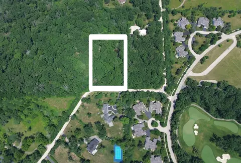 2050 W Saunders Rd, Lake Forest, IL 60045