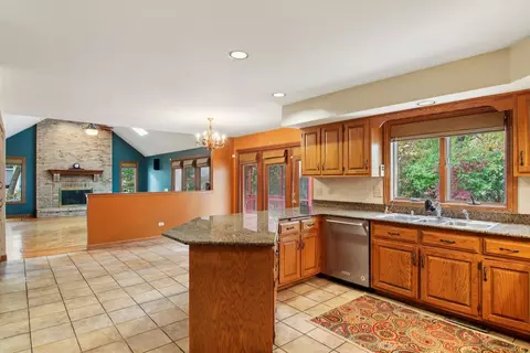 Kitchen - 2450 Saint Andrews Dr, Olympia Fields, IL 60461 photo 2 of 7