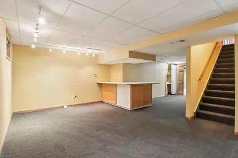 Living - 2450 Saint Andrews Dr, Olympia Fields, IL 60461 photo 8 of 10