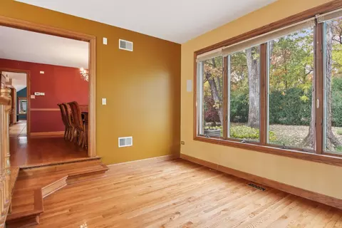Living - 2450 Saint Andrews Dr, Olympia Fields, IL 60461 photo 7 of 10