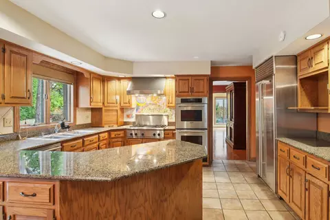 Kitchen - 2450 Saint Andrews Dr, Olympia Fields, IL 60461 photo 4 of 7