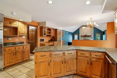 Kitchen - 2450 Saint Andrews Dr, Olympia Fields, IL 60461 photo 3 of 7