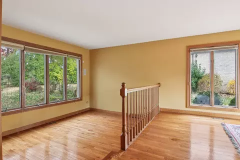 Living - 2450 Saint Andrews Dr, Olympia Fields, IL 60461 photo 6 of 10