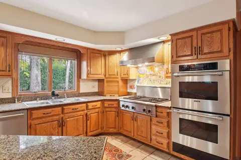 Kitchen - 2450 Saint Andrews Dr, Olympia Fields, IL 60461 photo 5 of 7