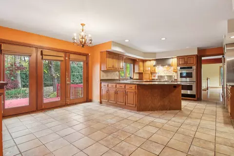 Kitchen - 2450 Saint Andrews Dr, Olympia Fields, IL 60461 photo 1 of 7