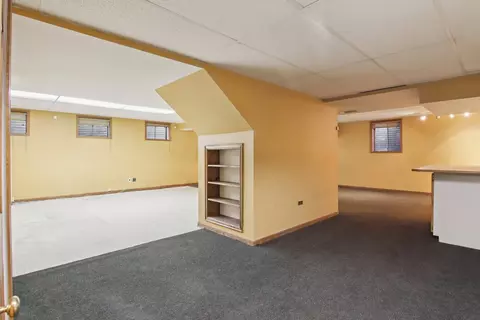Living - 2450 Saint Andrews Dr, Olympia Fields, IL 60461 photo 9 of 10