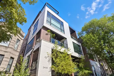 2432 W Chicago Ave #1N, Chicago, IL 60622