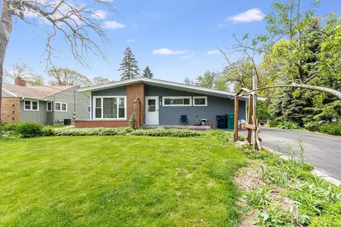 555 W Saint Charles Rd, Lombard, IL 60148