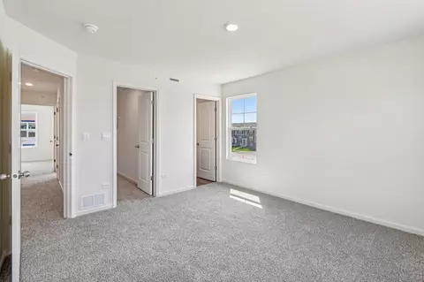 Entry Way - 1386 Foxglove Dr, Bartlett, IL 60103 photo 3 of 3
