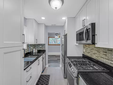 Kitchen - 4537 Warsaw Ave, Lyons, IL 60534 photo 2 of 3