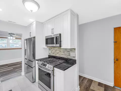 Kitchen - 4537 Warsaw Ave, Lyons, IL 60534 photo 3 of 3