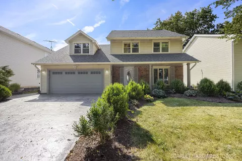 584 Beaconsfield Ave, Naperville, IL 60565