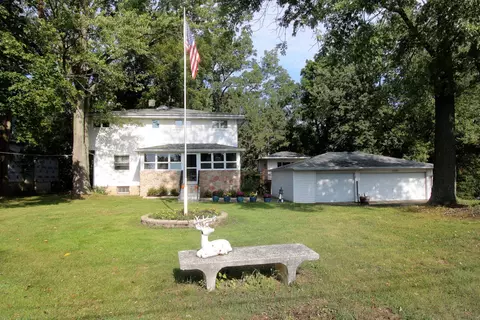 1200 Hillcrest Ave, Fox River Grove, IL 60021