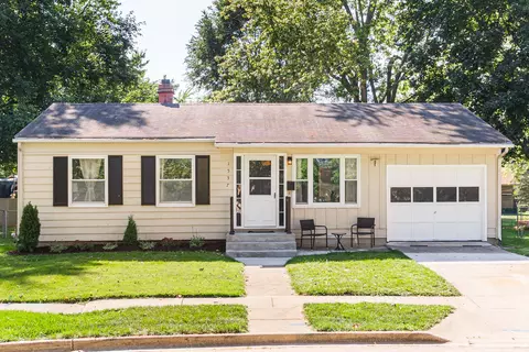 1537 Hulmes Dr, Dekalb, IL 60115