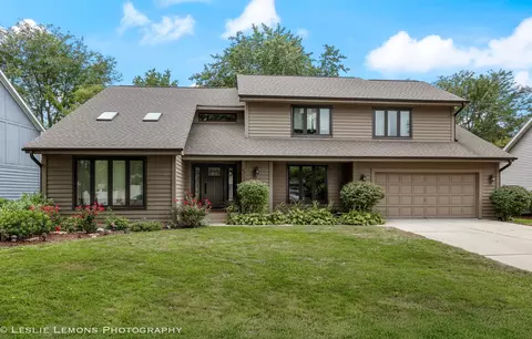 512 Peacock Ct, Naperville, IL 60565