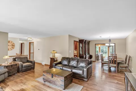 Living - 512 N Forest Dr, Addison, IL 60101 photo 2 of 4