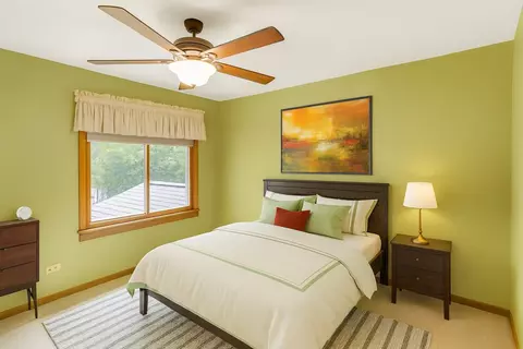 Bedroom - 512 N Forest Dr, Addison, IL 60101 photo 3 of 9