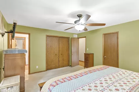 Bedroom - 512 N Forest Dr, Addison, IL 60101 photo 2 of 9