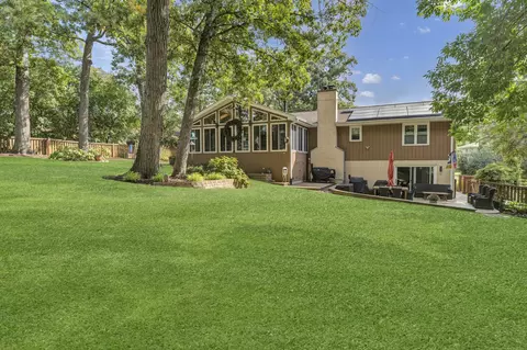 Exterior - 512 N Forest Dr, Addison, IL 60101 photo 9 of 18