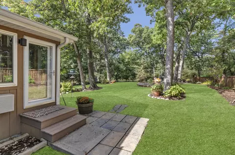 Exterior - 512 N Forest Dr, Addison, IL 60101 photo 17 of 18