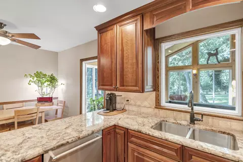 Kitchen - 512 N Forest Dr, Addison, IL 60101 photo 6 of 7