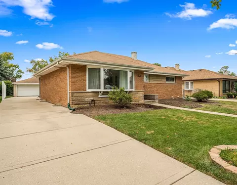 1128 Seymour Ave, Des Plaines, IL 60016