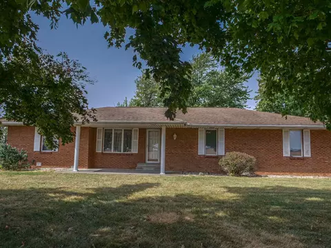 1130 N Cr 350 E, Tuscola, IL 61953