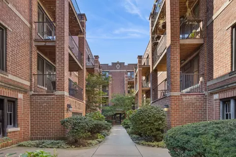 2106 N Seminary Ave #3, Chicago, IL 60614