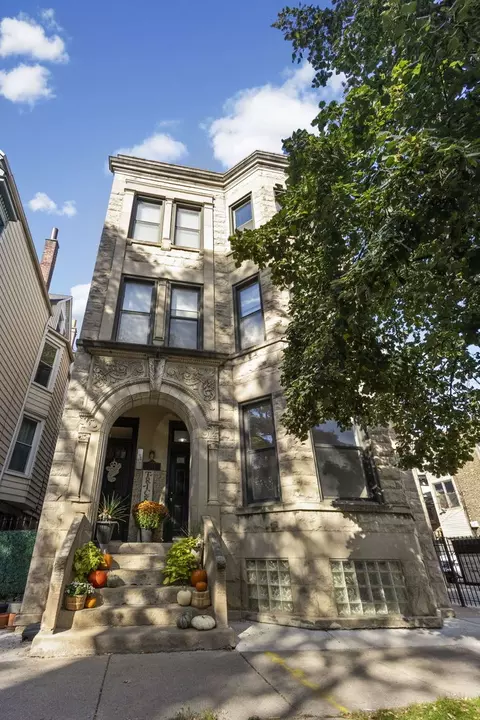 1014 W Roscoe St #1F, Chicago, IL 60657