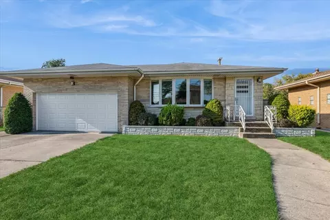 4456 N Forestview Ave, Chicago, IL 60656
