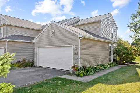1400 Hunters Ridge Dr #103, Genoa City, WI 53128