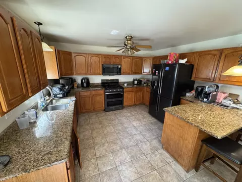 Kitchen - 3831 W 154th St, Markham, IL 60428 photo 1 of 2