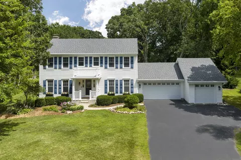 1768 White Fence Ln, Libertyville, IL 60048