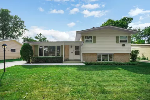 330 N Illinois Ave, Glenwood, IL 60425