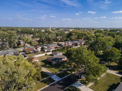 View/Area - 913 Ingram Pl, Des Plaines, IL 60016 photo 1 of 4