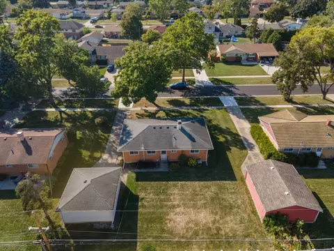 View/Area - 913 Ingram Pl, Des Plaines, IL 60016 photo 3 of 4