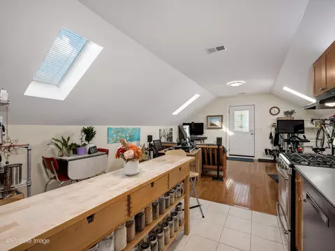 2927 N Gresham Ave #3, Chicago, IL 60618 photo 6