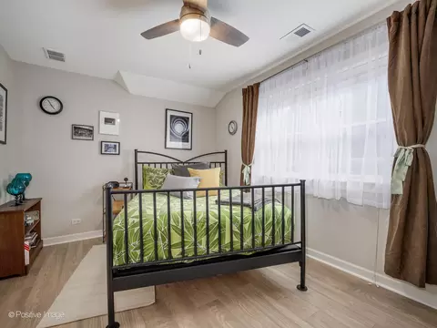 2927 N Gresham Ave #3, Chicago, IL 60618 photo 13
