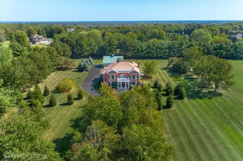 16 Ascot Ln, Barrington Hills, IL 60010