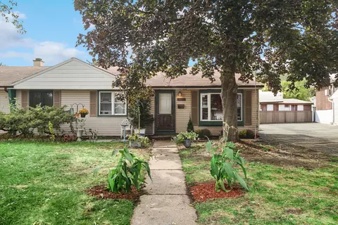 8772 S Kolmar Ave, Hometown, IL 60456