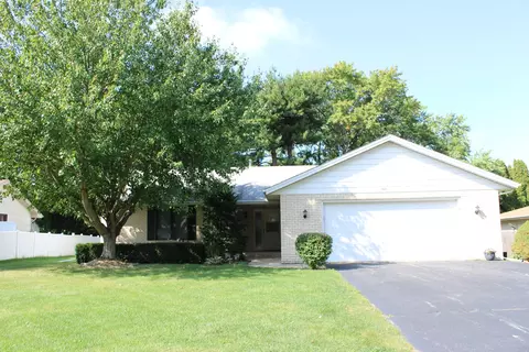 1549 Powderhorn Dr, Rockford, IL 61108