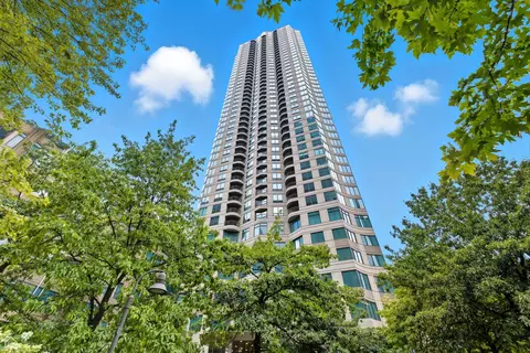 400 N Lasalle Dr #903, Chicago, IL 60654