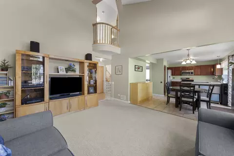 Living - 446 Summersweet Ln, Bartlett, IL 60103 photo 2 of 3