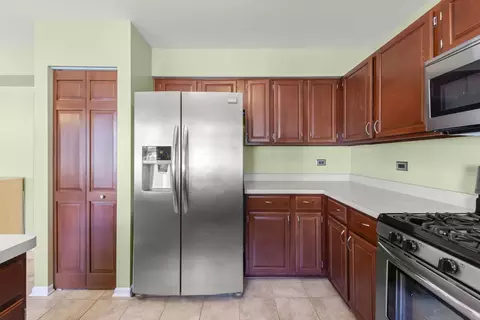 Kitchen - 446 Summersweet Ln, Bartlett, IL 60103 photo 2 of 3