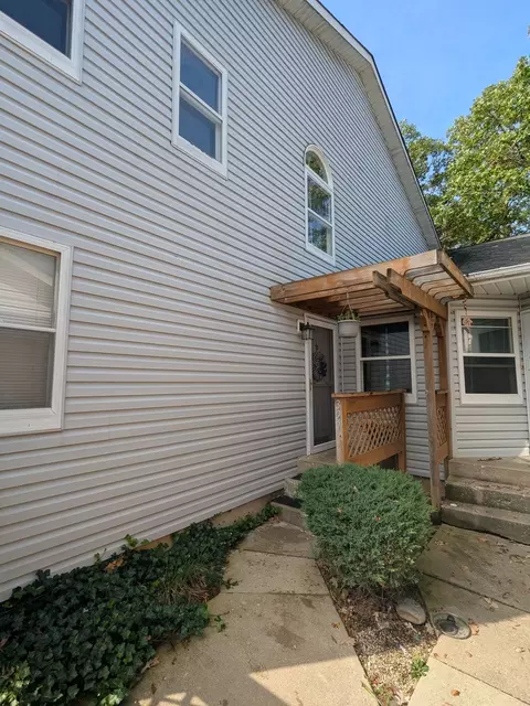 327 Wethington Dr #327, Wauconda, IL 60084